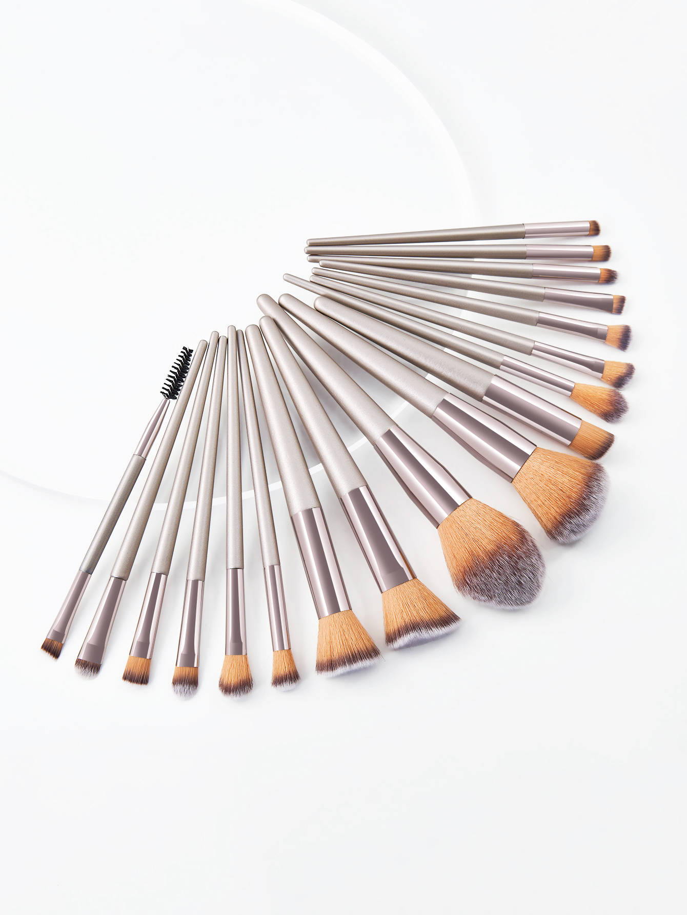 18 Champagne Brushes Set + Makeup Bag